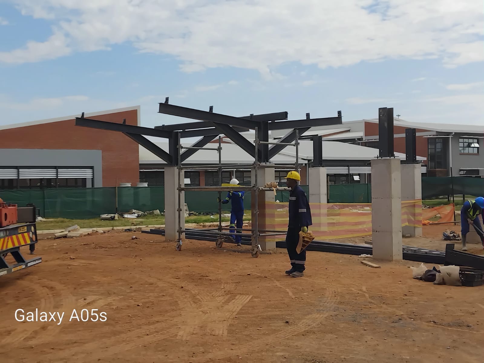 NWU Usala Lecture Halls — Mafikeng — Entrance canopy steel frame